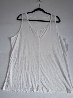 NWOT Nordstrom Caslon Women's White Sleeveless Scoop Neck Tank Top